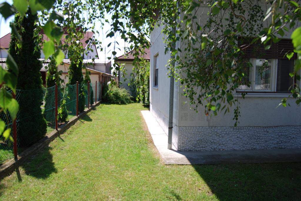 バラトンレッレNador Apartmanアパートメント 部屋 写真